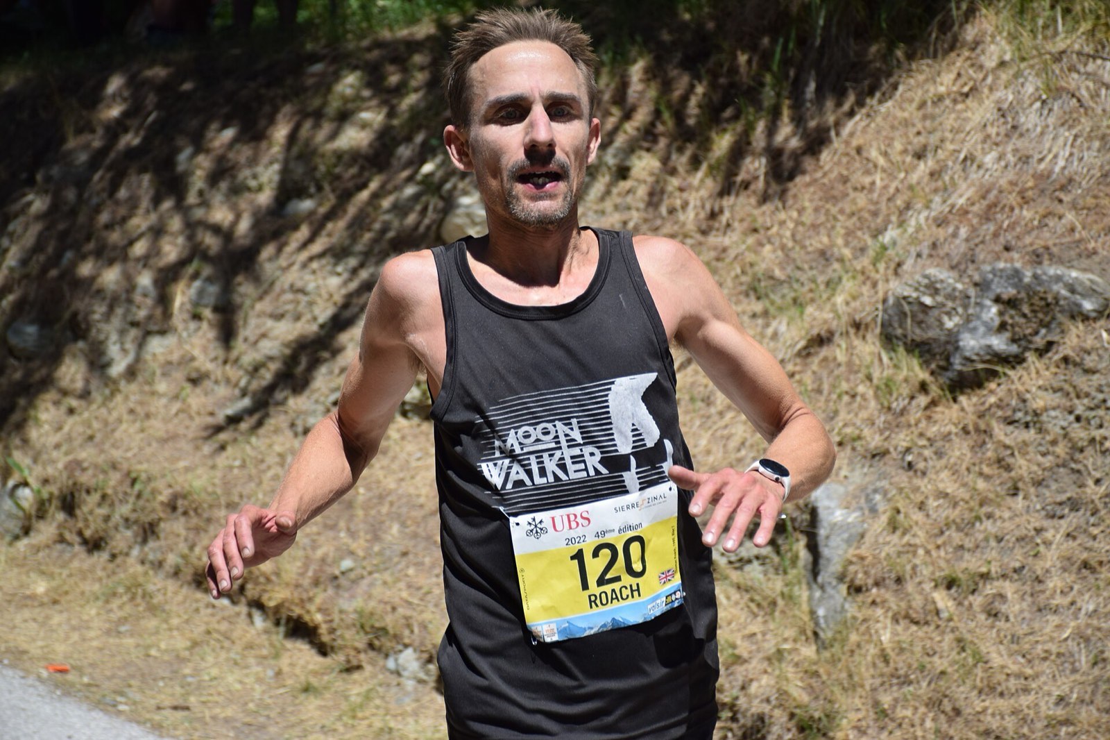 A runner racing the Sierre-Zinal mountain course
